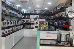 https://www.indiacom.com/photogallery/PNE1078914_Surprise Car Accessories, Car Accessories4.jpg
