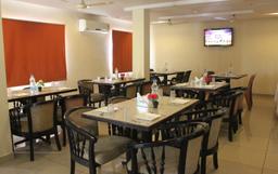https://www.indiacom.com/photogallery/VWD1047934_Restaurant-Interior1.jpg