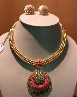 https://www.indiacom.com/photogallery/DLI1064417_Lalsons Jewellers-product3.jpg