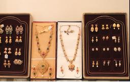 https://www.indiacom.com/photogallery/HYD1120989_Hallmark Jewellers-3.jpg
