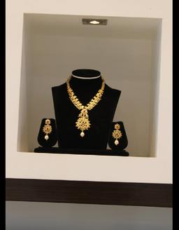 https://www.indiacom.com/photogallery/HYD1242161_Sujala Gems And Jewels-Product3.jpg