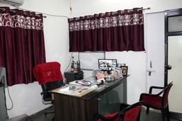 https://www.indiacom.com/photogallery/JAL175965_Dr.s Room1.jpg