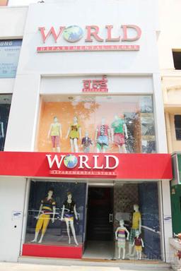 https://www.indiacom.com/photogallery/MUM1201360_World Departmental Store Store Front.jpg