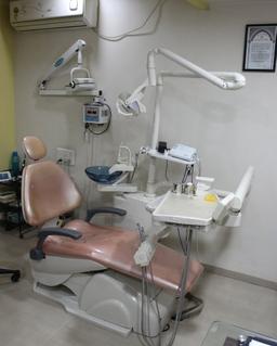 https://www.indiacom.com/photogallery/PNE1060707_Dr Srinidhis Dental Clinic3.jpg