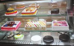 https://www.indiacom.com/photogallery/PNE1124785_Baileys The Cake Shop Product1.jpg