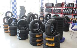 https://www.indiacom.com/photogallery/PNE1220676_S R Enterprises-Pimpri-Tyres.jpg