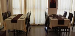 https://www.indiacom.com/photogallery/PNE1220707_Dawat Restaurant - Dinner Table.jpg
