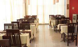 https://www.indiacom.com/photogallery/PNE1220707_Dawat Restaurant - Interior.jpg