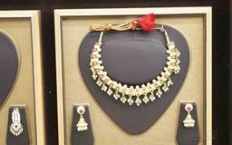 https://www.indiacom.com/photogallery/PNE180820_Motiwale H A Gems & Pearls Pvt Ltd Product2.jpg