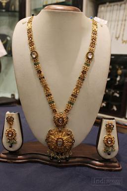 https://www.indiacom.com/photogallery/PNE18634_Sukanraj S Parmar Jewellers And Shroff Product5.jpg