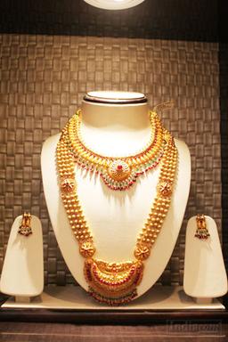 https://www.indiacom.com/photogallery/PNE24848_Sonigara Jewellers Pvt Ltd Product2.jpg