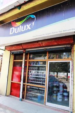 https://www.indiacom.com/photogallery/PNE30987_Nitin Traders Store Front.jpg