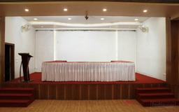 https://www.indiacom.com/photogallery/PNE920081_Zambare Palace Interior4.jpg