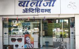 https://www.indiacom.com/photogallery/PNE957220_Balaji Opticians Store Front.jpg