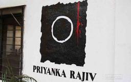 https://www.indiacom.com/photogallery/PNE958599_Priyanka Rajiv Studio Store Front.jpg