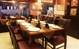 https://www.indiacom.com/photogallery/RJT990380_Moris Fast Food & Restaurant Interior2.jpg