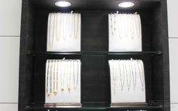 https://www.indiacom.com/photogallery/VAR1080249_N K Jewels Product3.jpg