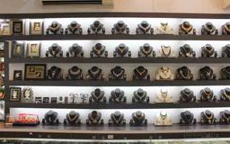 https://www.indiacom.com/photogallery/VAR1082427_Swarnalata Jewellers Product1.jpg