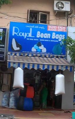 https://www.indiacom.com/photogallery/VPM1056588_Royal Bean Bags_Purses, Bags, Belts.jpg