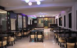 https://www.indiacom.com/photogallery/AUR1089457_Restaurant-Interior1.jpg