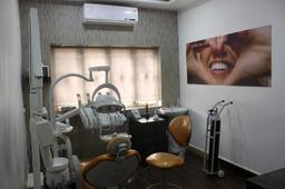 https://www.indiacom.com/photogallery/AUR901074_Balkrishna Dental clinic_Equipments (2).jpg