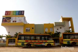 https://www.indiacom.com/photogallery/BGL1053043_Vibgyor_School_Front View_Banglore.jpg