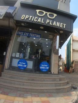 https://www.indiacom.com/photogallery/DLI1050609_Optical Planet_Opticians.jpg