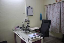 https://www.indiacom.com/photogallery/JAL175983_Dr.s Room2.jpg
