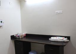 https://www.indiacom.com/photogallery/LAT1320_Shwas Hospital-Interior3.jpg