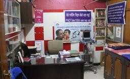 https://www.indiacom.com/photogallery/LAT1347_Komal Hospital - Dr's Room1.jpg