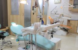 https://www.indiacom.com/photogallery/LAT1351_Gurukul Dental Speciality Clinic_Equipments.jpg