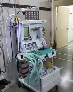 https://www.indiacom.com/photogallery/LAT1376_Dr Sham Somani Amar Hospital - Equipments1.jpg