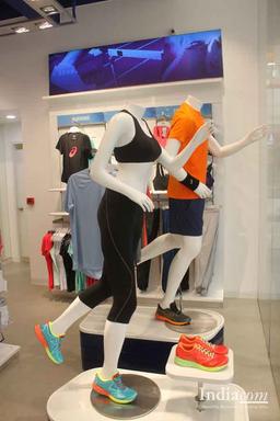 https://www.indiacom.com/photogallery/MUM1405231_Asics Exclusive Outlet, Sportswear2.jpg