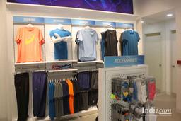 https://www.indiacom.com/photogallery/MUM1405231_Asics Exclusive Outlet, Sportswear5.jpg