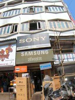 https://www.indiacom.com/photogallery/NSK3437_Girish Electronics_Home Appliances.jpg