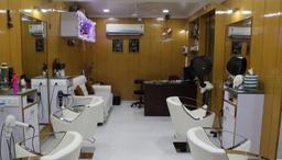 https://www.indiacom.com/photogallery/PNE1089117_Cleopatra Hair & Beauty Studio - Interior.jpg