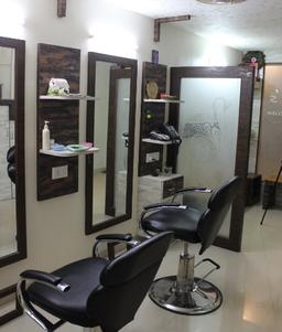 https://www.indiacom.com/photogallery/PNE1124566_Vinitas Institute Of Beauty Therapy & Parlour4.jpg