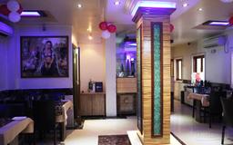 https://www.indiacom.com/photogallery/PNE1131808_Obluez Bar And Restaurant Interior1.jpg