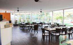 https://www.indiacom.com/photogallery/PNE1197994_Z Plus Restaurant & Bar Interior4.jpg