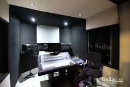 https://www.indiacom.com/photogallery/PNE1220840_F X Studio, Audio Visual Production Services, Interior.jpg