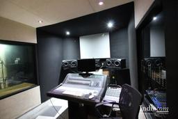 https://www.indiacom.com/photogallery/PNE1220840_F X Studio, Audio Visual Production Services, Interior1.jpg