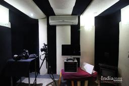 https://www.indiacom.com/photogallery/PNE1220840_F X Studio, Audio Visual Production Services, Recording Room2.jpg