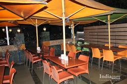 https://www.indiacom.com/photogallery/PNE1220957_Wadeshwar Restaurant, Restaurant3.jpg