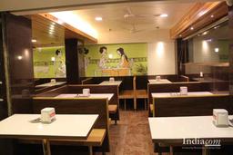 https://www.indiacom.com/photogallery/PNE1220957_Wadeshwar Restaurant, Restaurant4.jpg