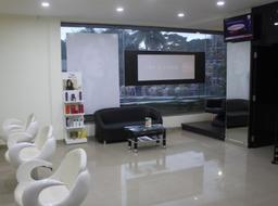https://www.indiacom.com/photogallery/PNE1225083_Kera & Pro Salon &Academy - Interior2.jpg