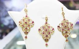 https://www.indiacom.com/photogallery/PNE15240_Puneet Jewellers Product4.jpg