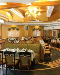 https://www.indiacom.com/photogallery/PNE172179_Restaurant-Interior.jpg