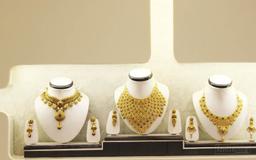 https://www.indiacom.com/photogallery/PNE35368_Kawedia Jewellers Product3.jpg