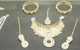 https://www.indiacom.com/photogallery/PNE35368_Kawedia Jewellers Product4.jpg