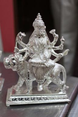 https://www.indiacom.com/photogallery/PNE35744_Darade Silver Works Product3.jpg